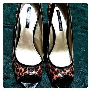 Bandolino leopard print heels